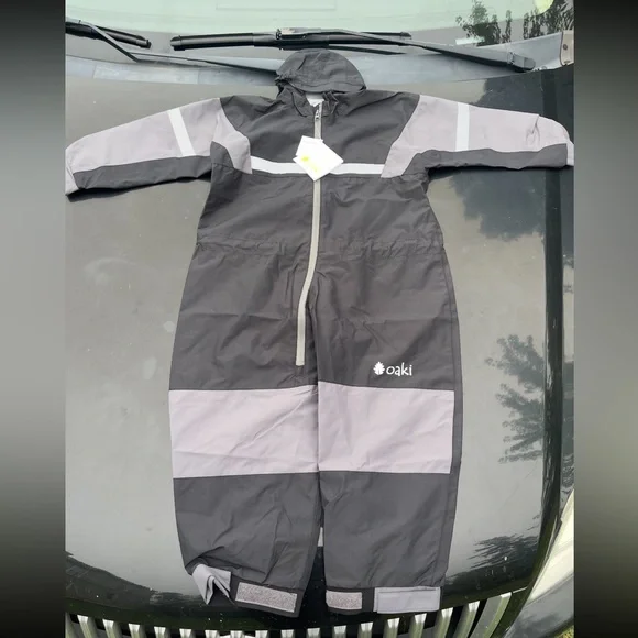 New with tags, Oaki suit. Size 6-7 - Picture 1 of 2